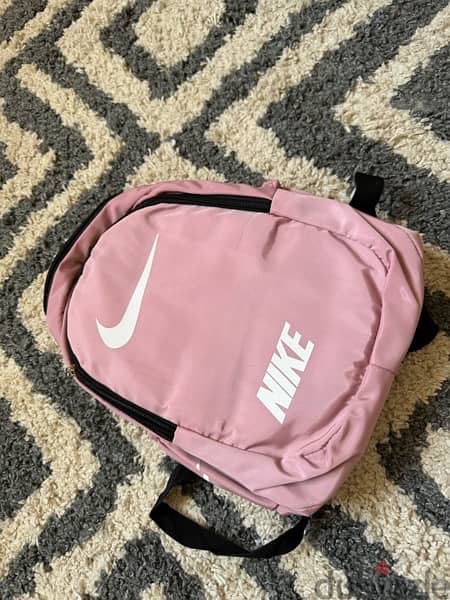 Nike back and hand bag waterproof التفاوض في السعر 2