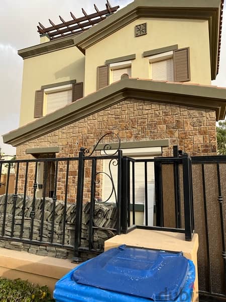 Mivida Villa for rent, 7 room with elevator 15