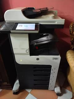 طابعة HP LaserJet Enterprise MFP M725