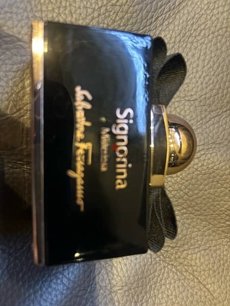 استخدام ٢ مره ٥٠مل Salvatore Ferragamo singorina 1