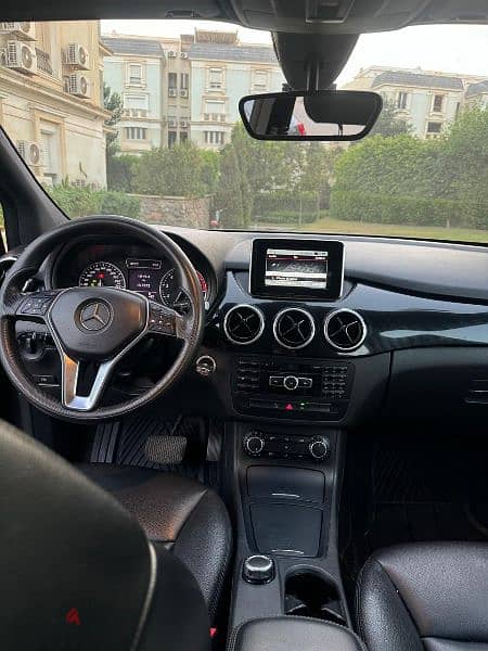 Mercedes-Benz B180 2015 1