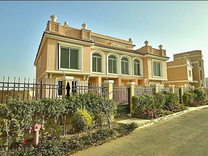 Villa for sale in Al Shorouk, directly in front of Madinaty. 4