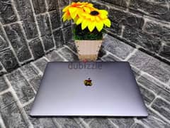 عرض خاص Mac book pro 2019 بحالة الزيرو