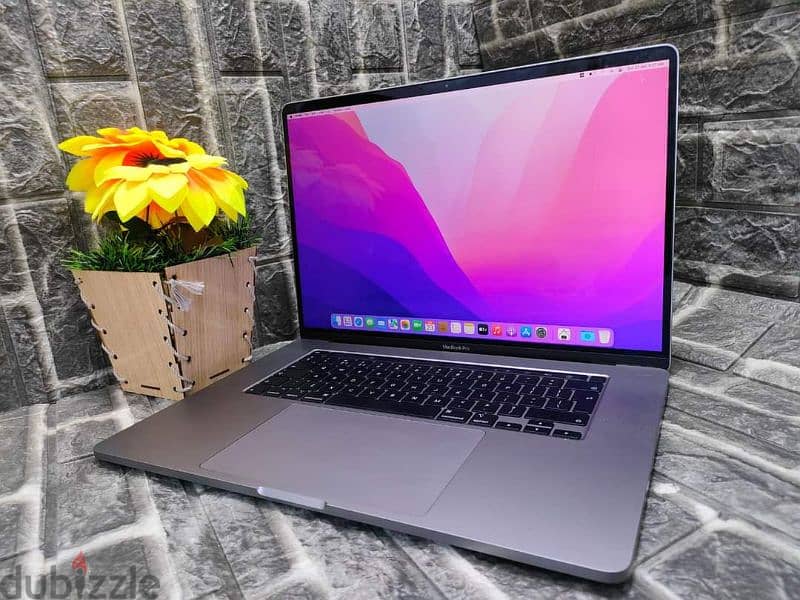 عرض خاص Mac book pro 2019 بحالة الزيرو 1