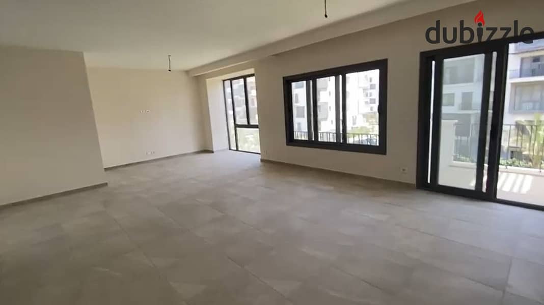 شقة للبيع متشطبة بالكامل سوبر لوكس في الشيخ زايد بجوار بيفرلي هيلز من سوديك في كمبوند The Estates Residences new zayed 3