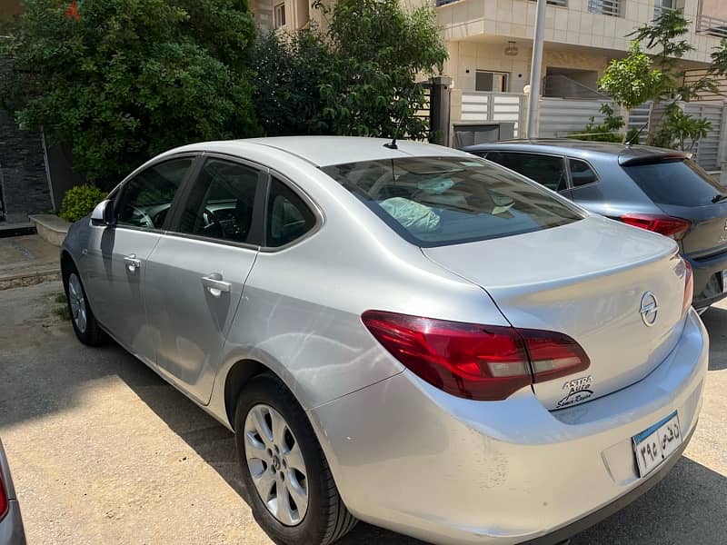 Opel Astra 2019 3