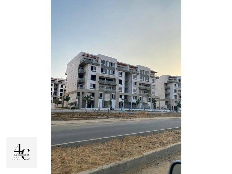 With down payment and installments apartment 171m 3 bedrooms in best view landscape in compound hyde park 2