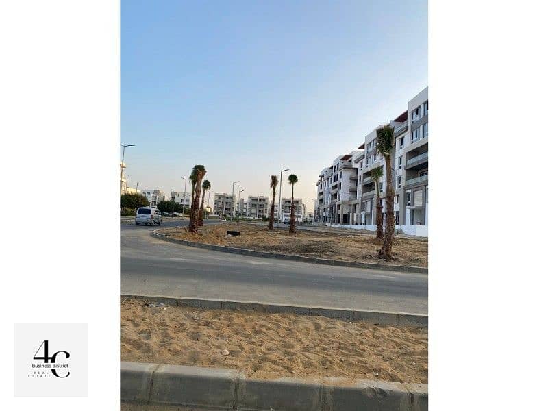 With down payment and installments apartment 171m 3 bedrooms in best view landscape in compound hyde park 4