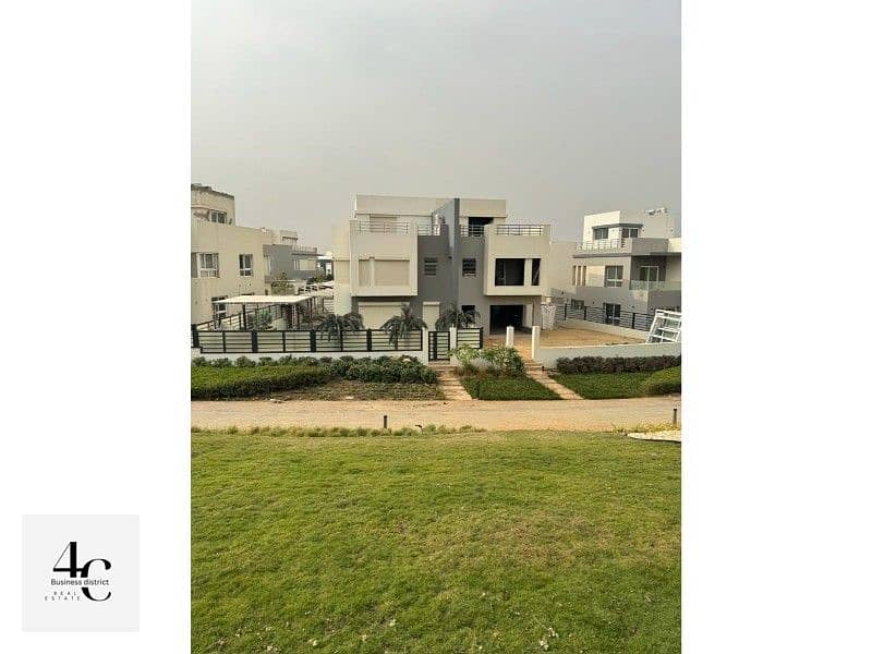 ready to move twin house 330m best view 4 bedrooms modern  view land scape in hyde park 6