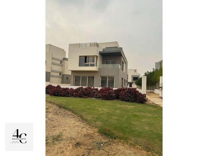 ready to move twin house 330m best view 4 bedrooms modern  view land scape in hyde park 9