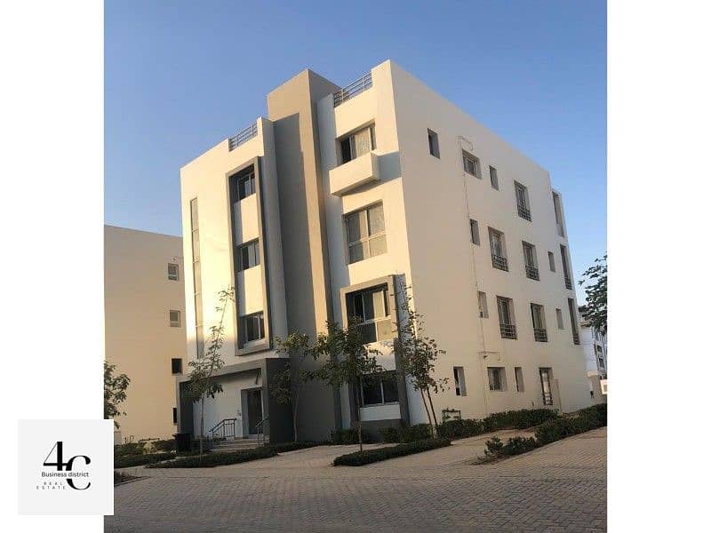 Duplex177m with Garden 47m For sale with installments prime location in hyde park residental compound in fifth settlments 4