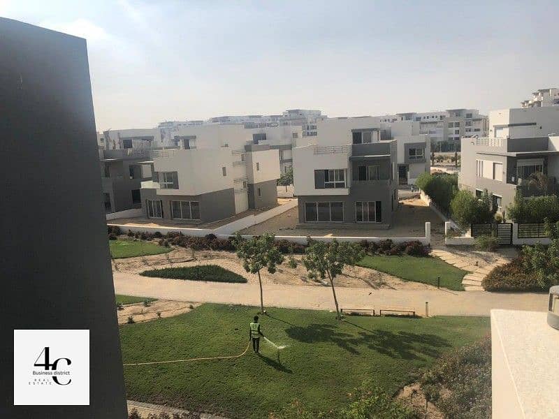 Modern Standalone villa 250m with a land area of 380m for sale at the lowest price View Pocket 141 acres Landscape in Hyde Park Fifth Settlement 7