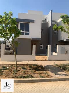 Twin House 285m For Sale With 255m Finishing 80% 4 Bedrooms At The Lowest Price In Hyde Park Fifth Settlement