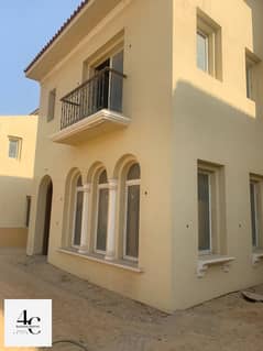 Classic Standalone 500m Ready to move for sale at the lowest price in Hyde Park new cairo