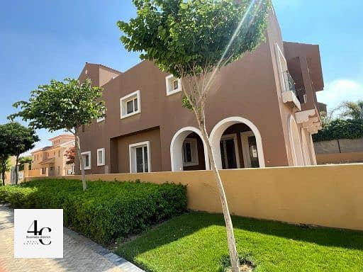 Standalone villa with a land area of 630m classic for sale at the lowest price of a special location in Hyde Park in the Fifth Settlement 0