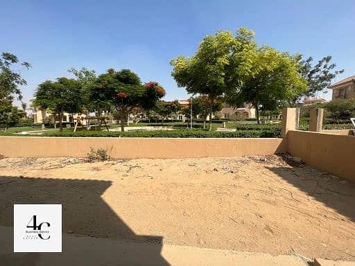 Standalone villa with a land area of 630m classic for sale at the lowest price of a special location in Hyde Park in the Fifth Settlement 4