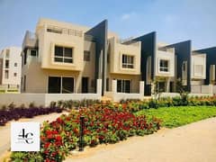 At The Lowest Price And The Most special Townhouse 215m view Landscape For Sale With Installments With The Lowest Down Payment in hyde park new cairo