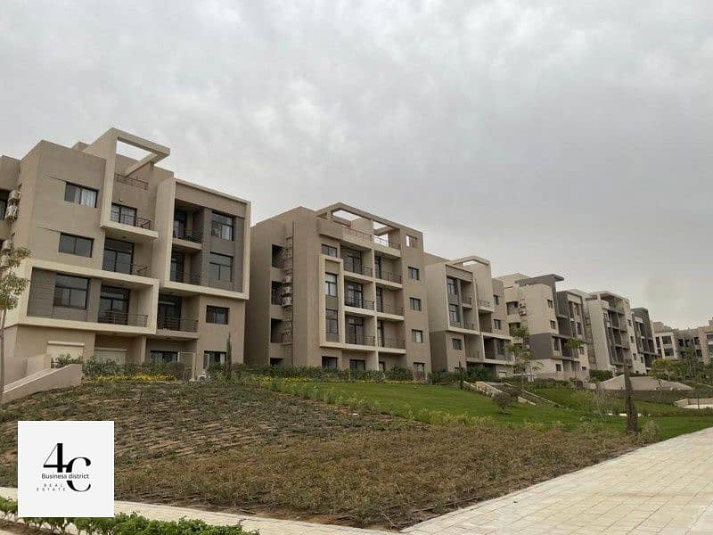 Apartment 185m with garden 120m for sale, Delivery soon, fully finished with air conditioners 3 bedrooms in Al Marasem Fifth Square Fifth Settlement 1