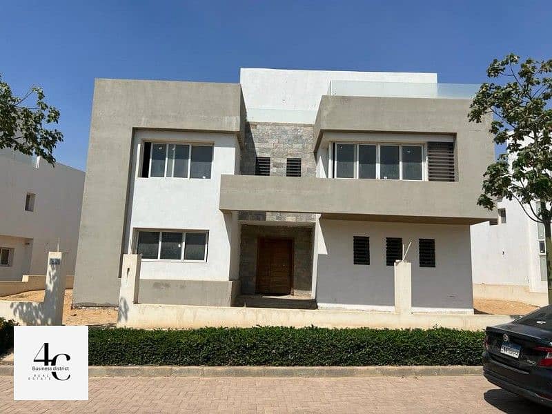 prime location on Central Park at the lowest price Standalone villa for sale modern 326m with land area 431m in Hyde Park Fifth Settlement 6