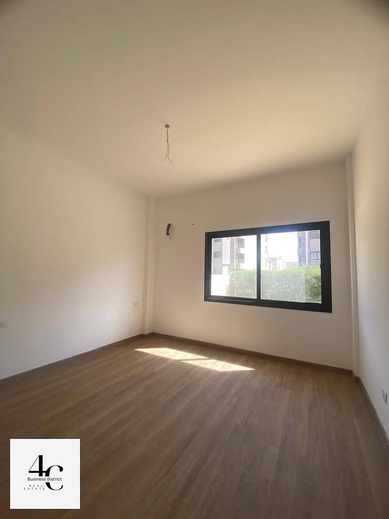 Lowest Price In Fifth Square Penthouse 157m With Terrace 21m For Sale With Installments fully Finished With Air Conditioners In Almarasem new cairo 4