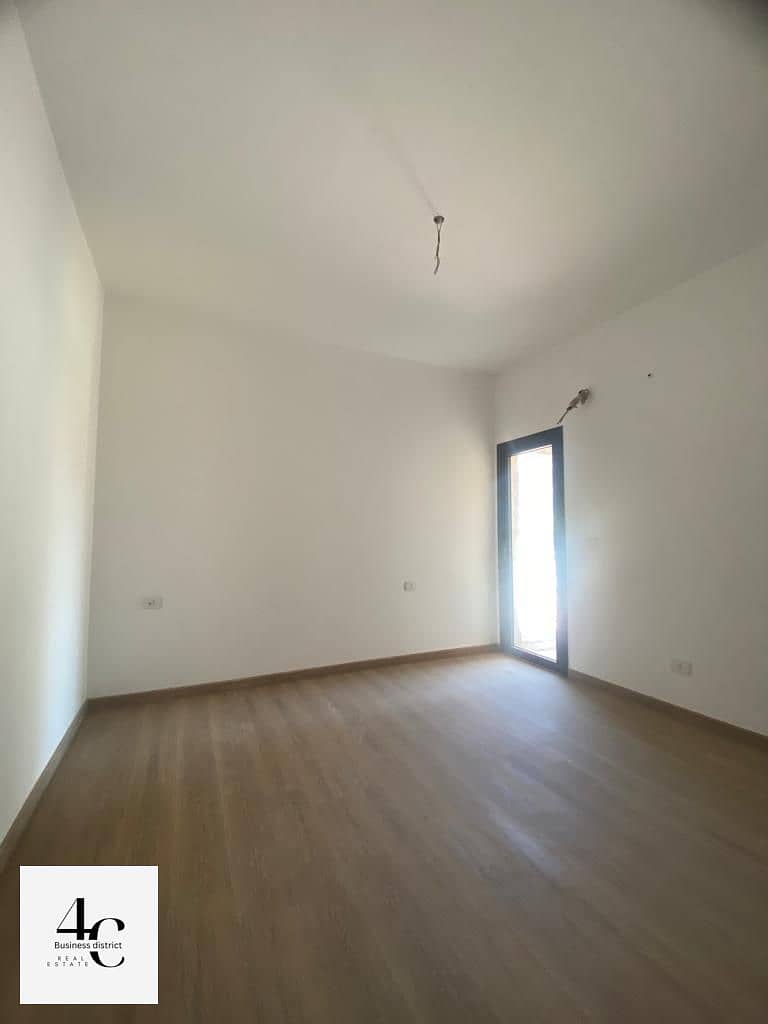 Lowest Price In Fifth Square Penthouse 157m With Terrace 21m For Sale With Installments fully Finished With Air Conditioners In Almarasem new cairo 5