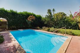 wonderful villa with swimming pool and jacuzzi 0