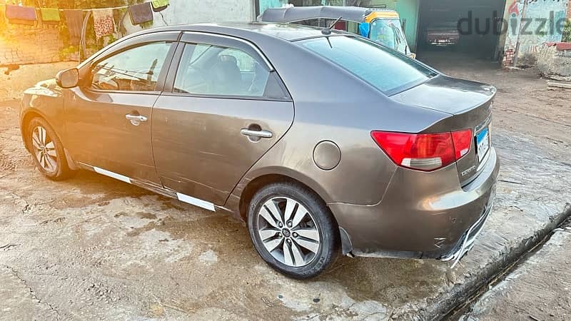 Kia Cerato 2013 3