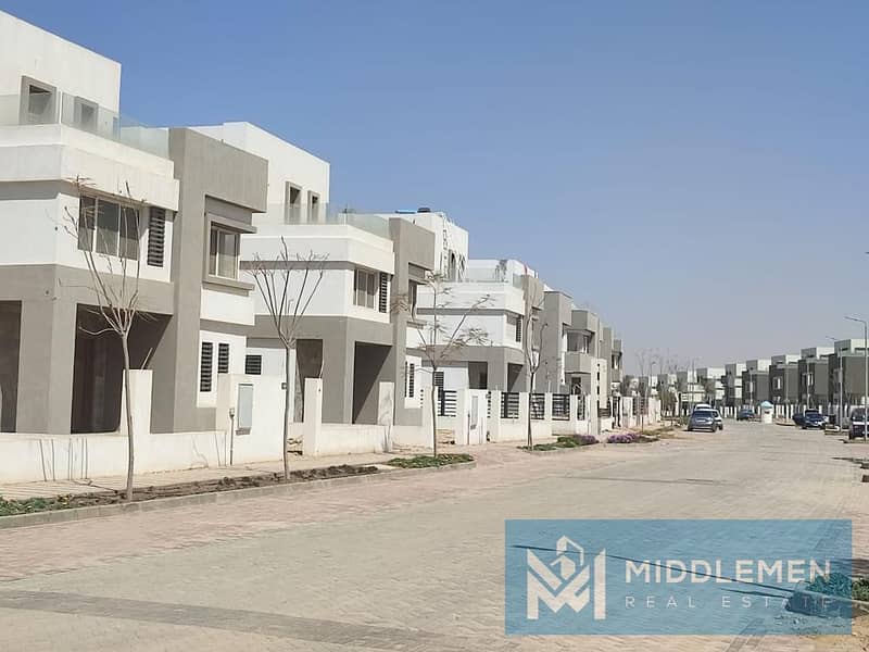 town house 256 m under market price delivered prime location , hyde park new cairo 5