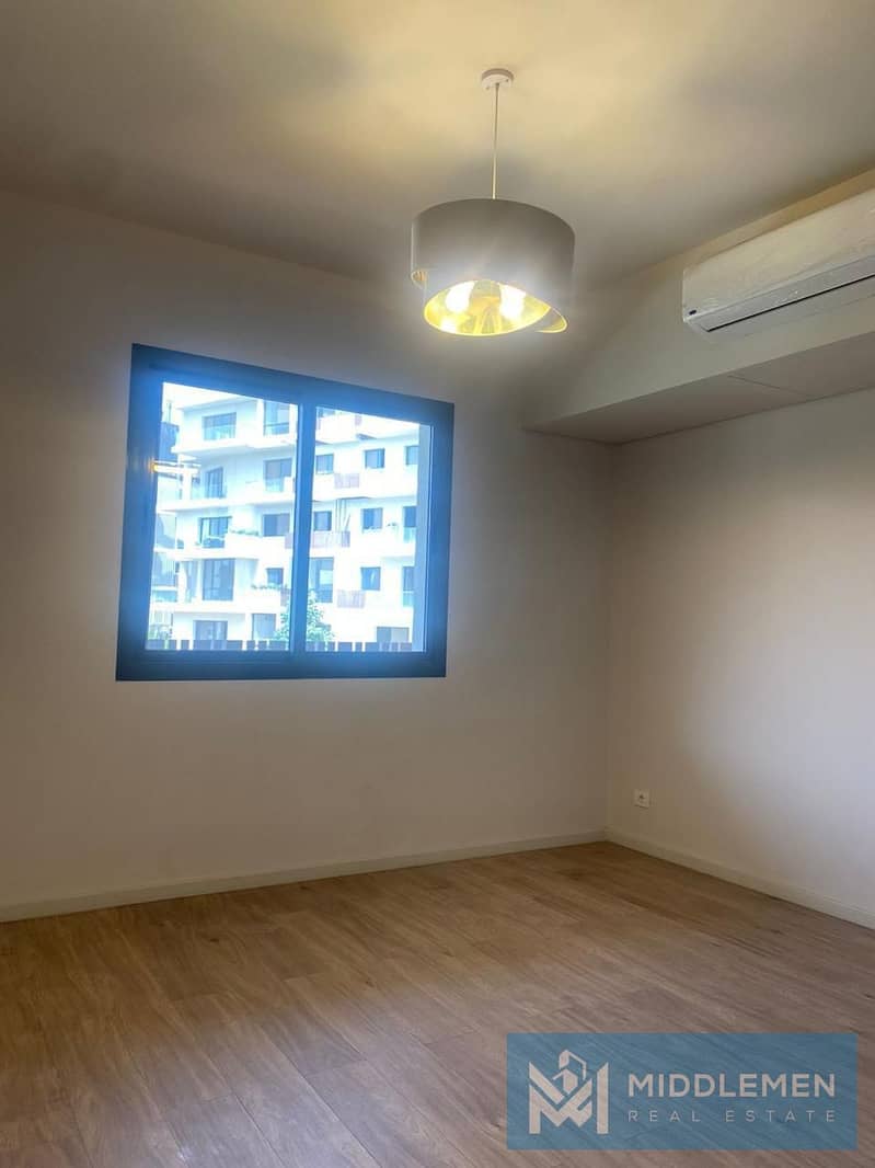 apartment for rent  160m fully finished with acs overlooking at main landscape , villette sodic new cairo 8