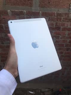 ipad 6 32G بيشغل شريحة