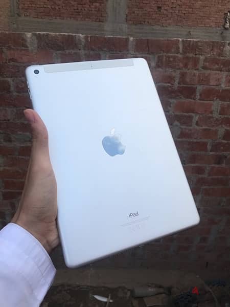 ipad 6 32G بيشغل شريحة 0