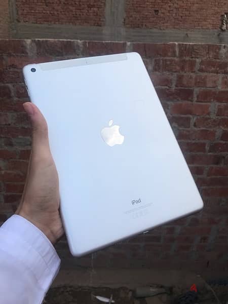 ipad 6 32G بيشغل شريحة 2