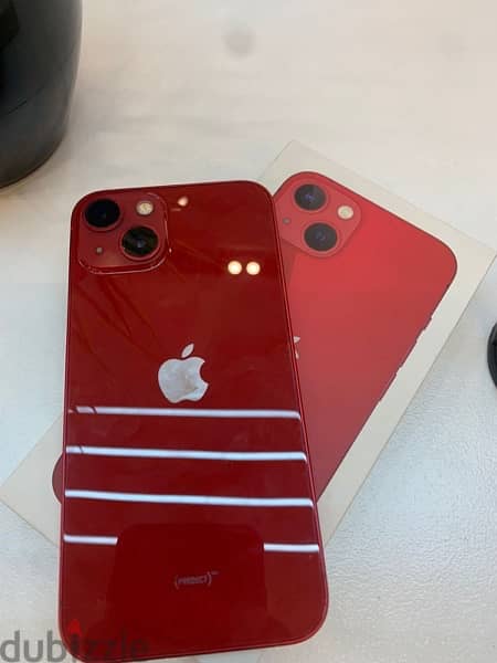 iPhone 13 128 GB red 3