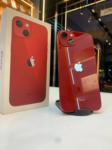 iPhone 13 128 GB red 4