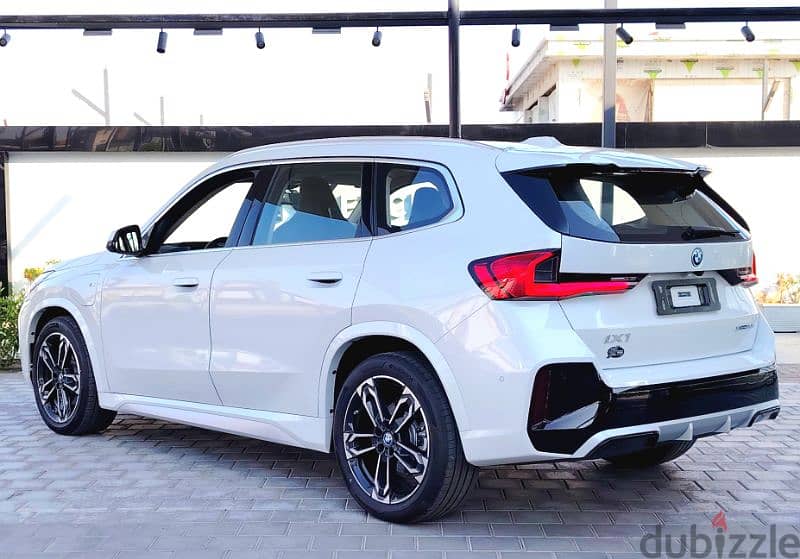 BMW iX1 2024 استلام فوري 3