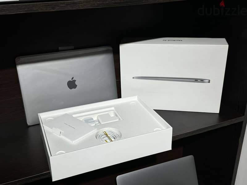 13-inch MacBook Air: Apple M1 chip with 8-core CPU and 7-core GPU, 25 0