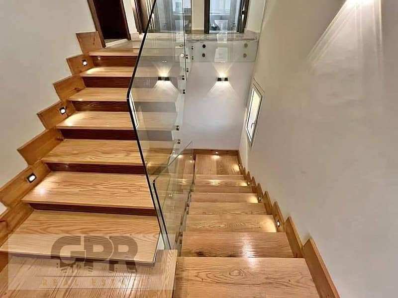 Roof Duplex for sale next to mountain view icity and palm hills / دوبلكس بحري لقطة للبيع في كمبوند فلل بسور ماونتن التجمع الخامس 3