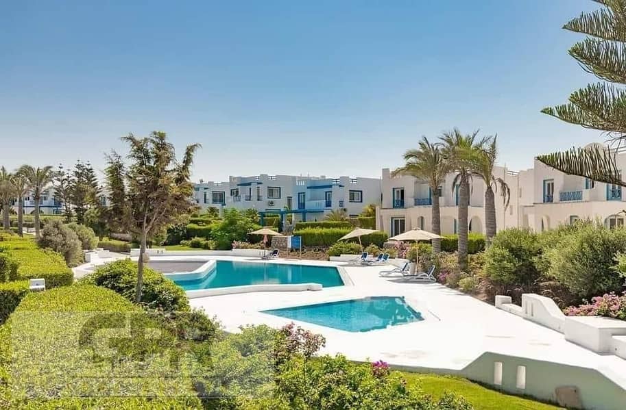 شاليه مميز للبيع على البحر مـــباشراً في ماونتن فيو الساحل الشمالي | Distinctive chalet for sale directly on the sea in Mountain View North Coast 5