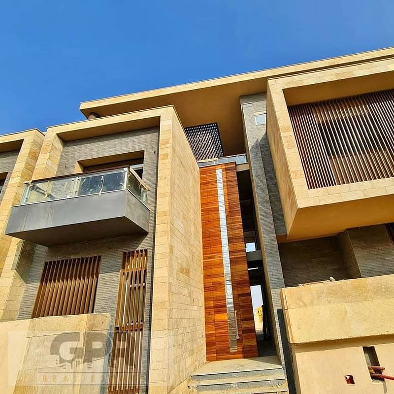 Villa 210 sqm For Sale in Taj City New Cairo | فيلا 210 م للبيع فى تاج سيتي التجمع الاول 1