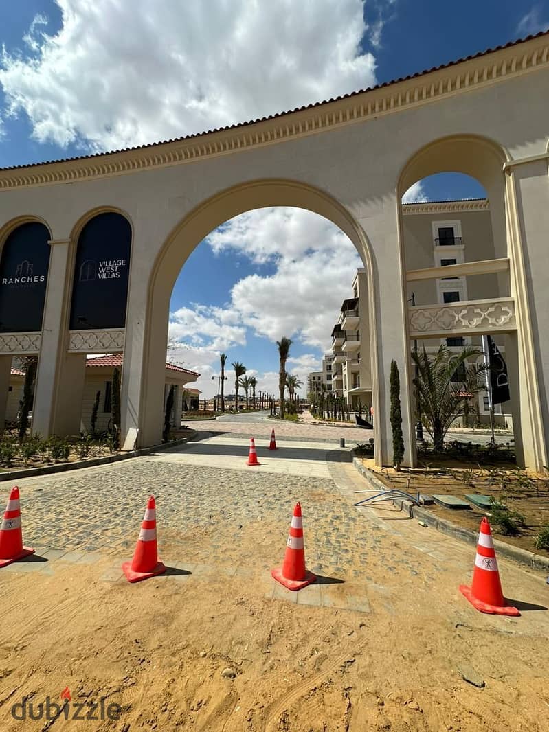 فيلا للبيع فى قلب الشيخ زايد فى موقع مميز جدا بكمبوند فيليدج ويست Village West شركة DORRA  امام هايبر وان 4