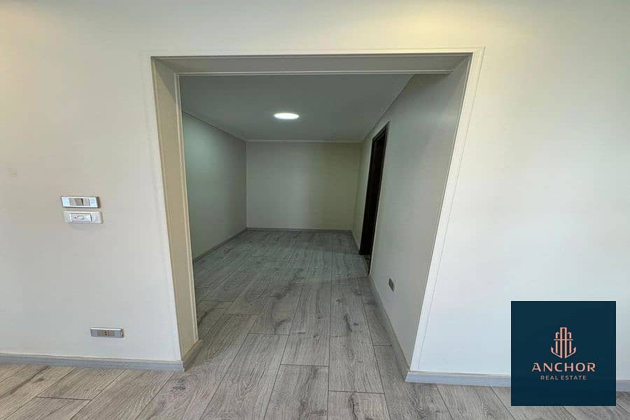 شقة استلام فوري كاملة التشطيب باطلاله علي النافوره في كومباوند امورادا التجمع | Fully Finished Apartment Ready To Move with A View of The Fountain 6