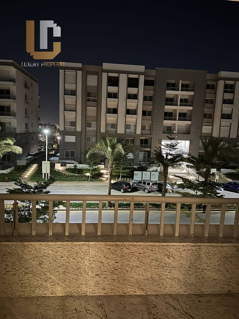 شقة للبيع استلام فوري متشطبة بالتكييفات باقل سعر ريسيل هايد بارك التجمع الخامس  Resale Hyde Park New Cairo 2