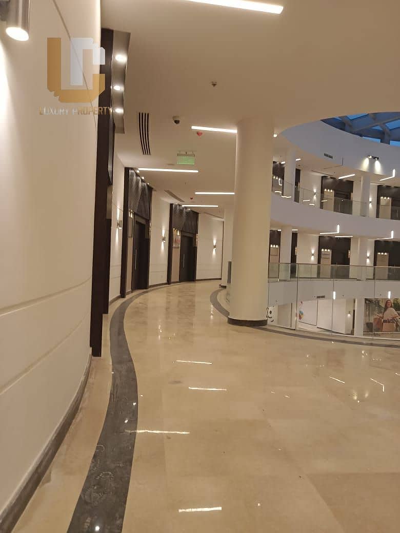 An administrative unit with an area of ​​148 square meters in Centro Mall in front of the American University, Southern Lotus, second floor, next to W 11