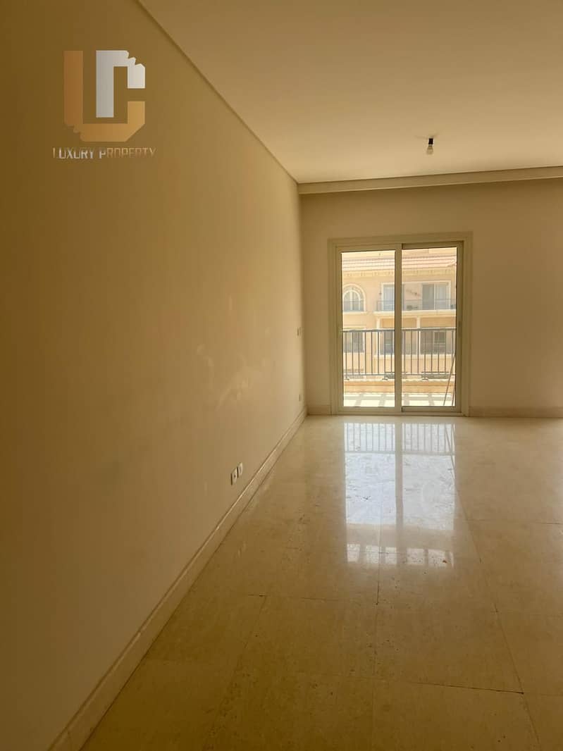 Resale apartment in 90 avenue with acs and kitchen. 3