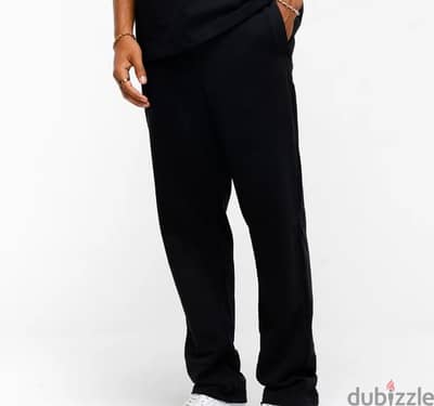 Wide fit leg sweatpant