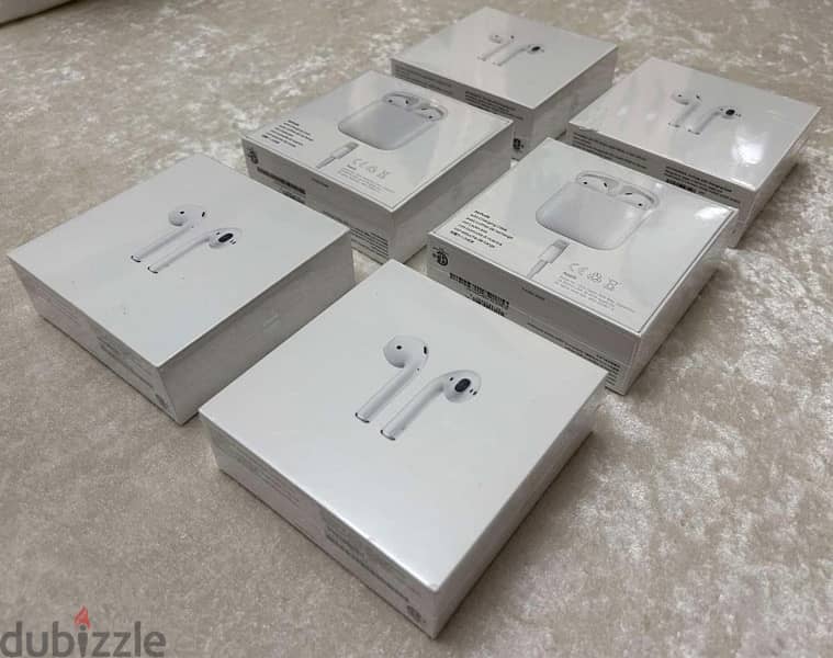 Apple AirPods 2nd Generation - White 5