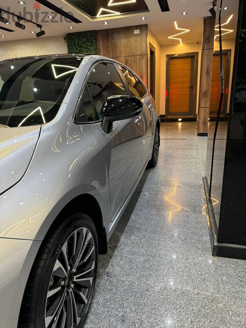 Toyota Corolla 2024 Elegance Silver  تويوتا كورولا 2024 إليجانس 4