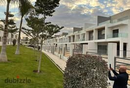 Fully finished middle townhouse, prime location, with installments, in Marasim Fifth Settlement 0