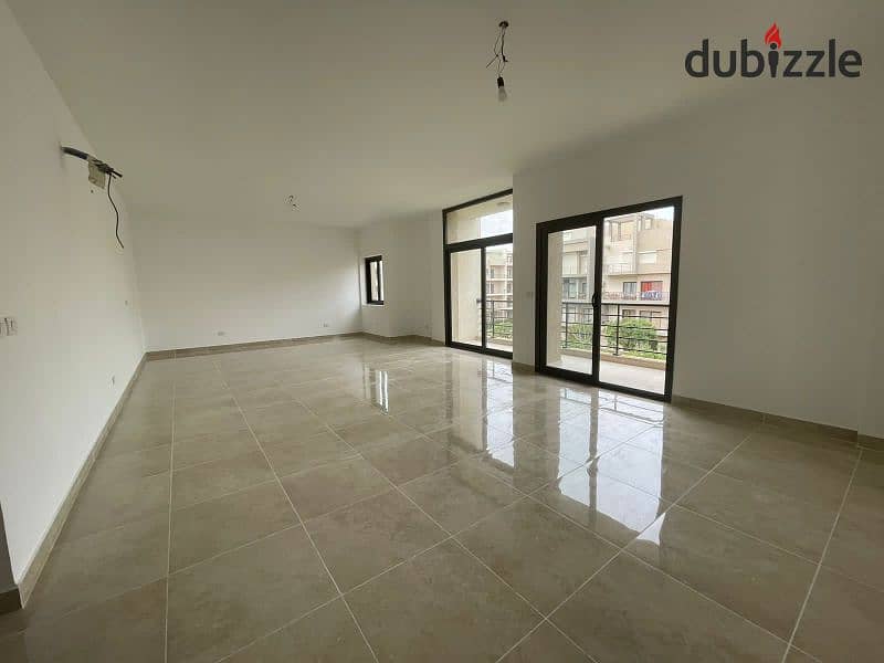 Fully finished middle townhouse, prime location, with installments, in Marasim Fifth Settlement 8