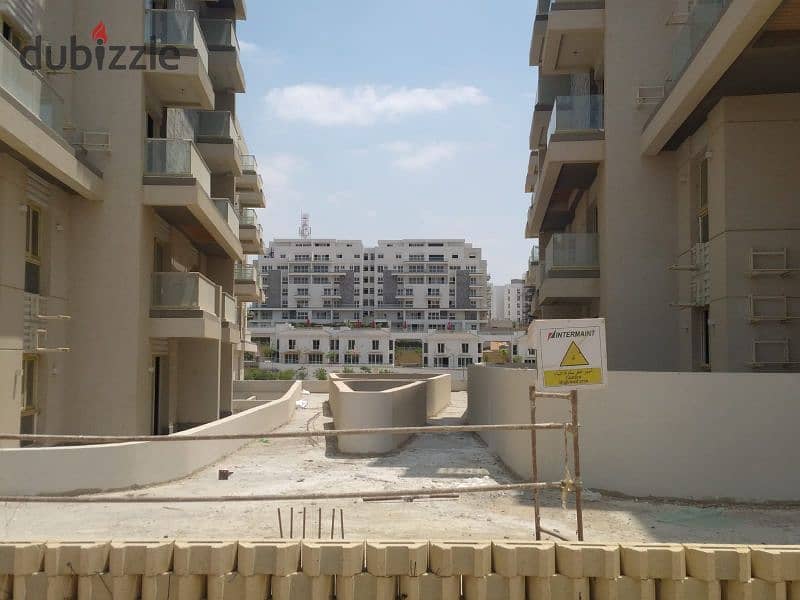 Corner apartment for sale in a very prime location, View Lagoon  The price includes maintenance 17